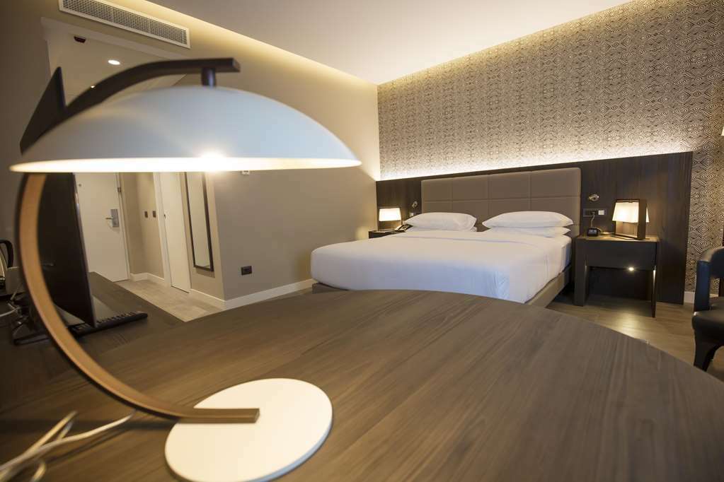 Doubletree By Hilton Pointe-Noire City Centre Pointe Noire Rom bilde